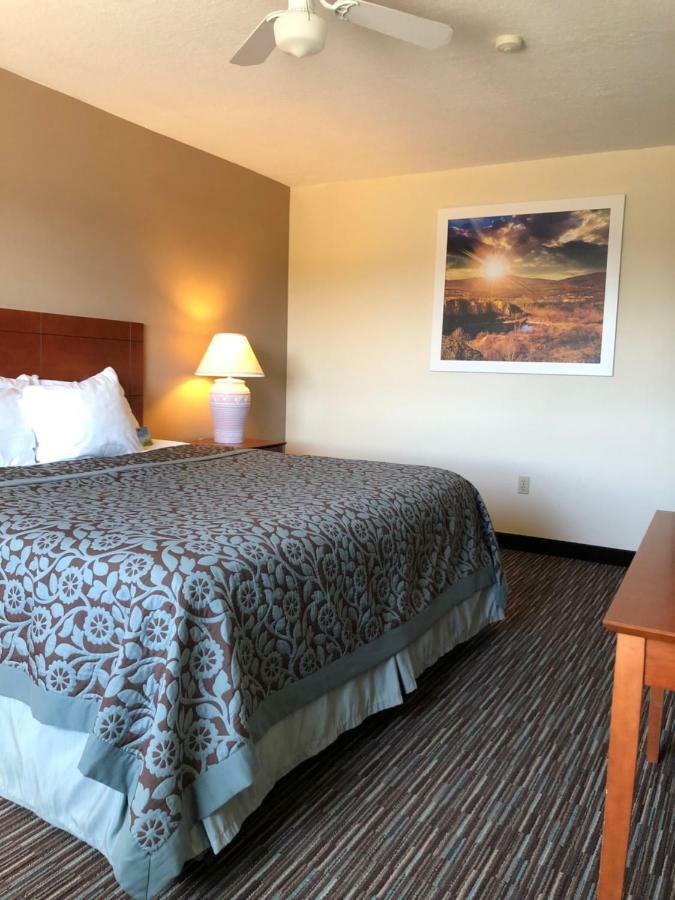 Days Inn By Wyndham Rio Rancho Luaran gambar